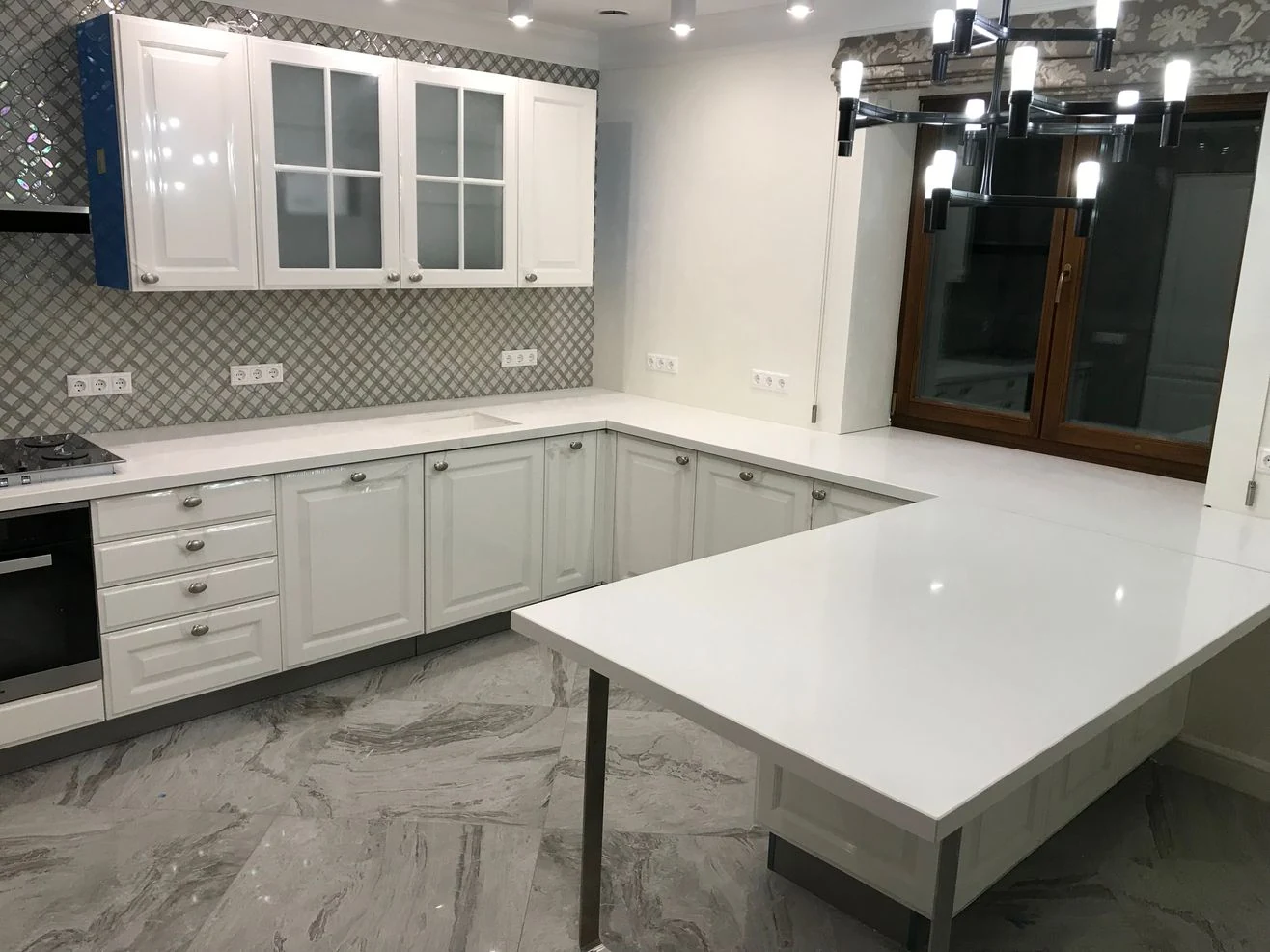 Робочий фартух із кам’яною текстурою на кухні Decostyle